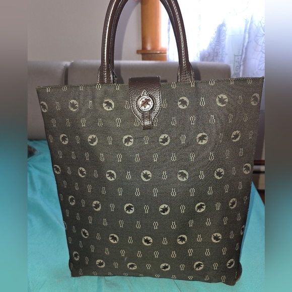 Chic Brown Hunting World Tote Bag - Picture 1 of 9
